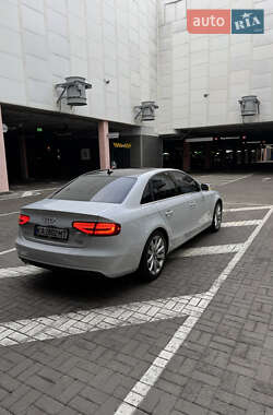 Седан Audi A4 2013 в Киеве