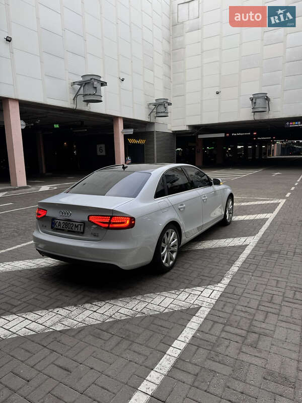 Седан Audi A4 2013 в Киеве