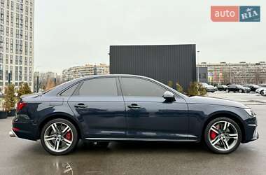 Седан Audi A4 2017 в Києві