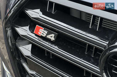 Седан Audi A4 2018 в 