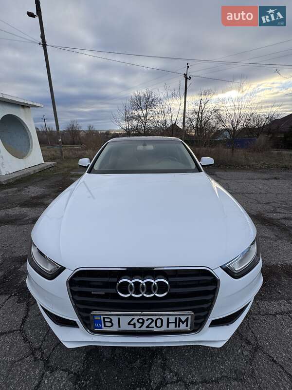 Седан Audi A4 2014 в Полтаве