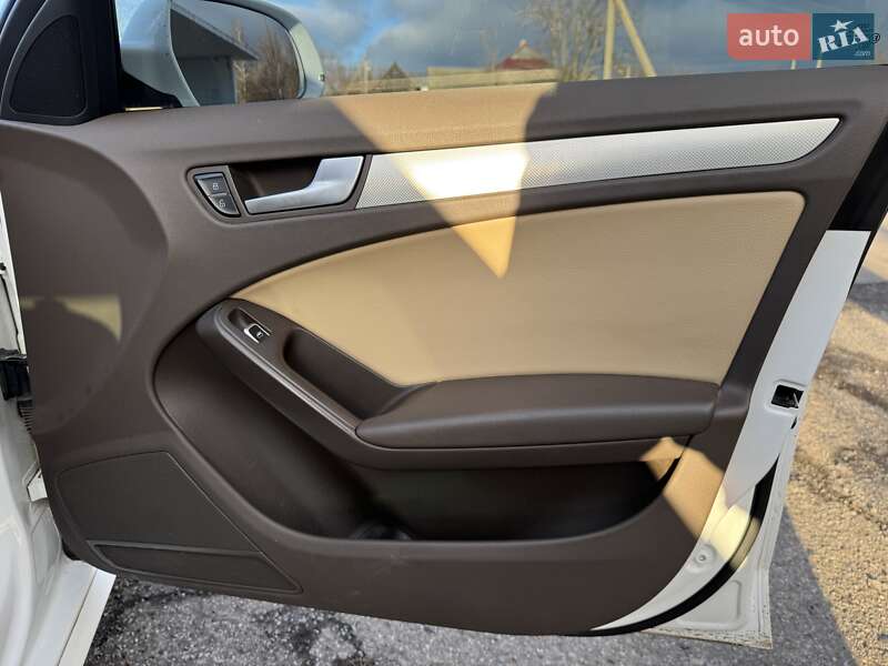 Седан Audi A4 2014 в Полтаве