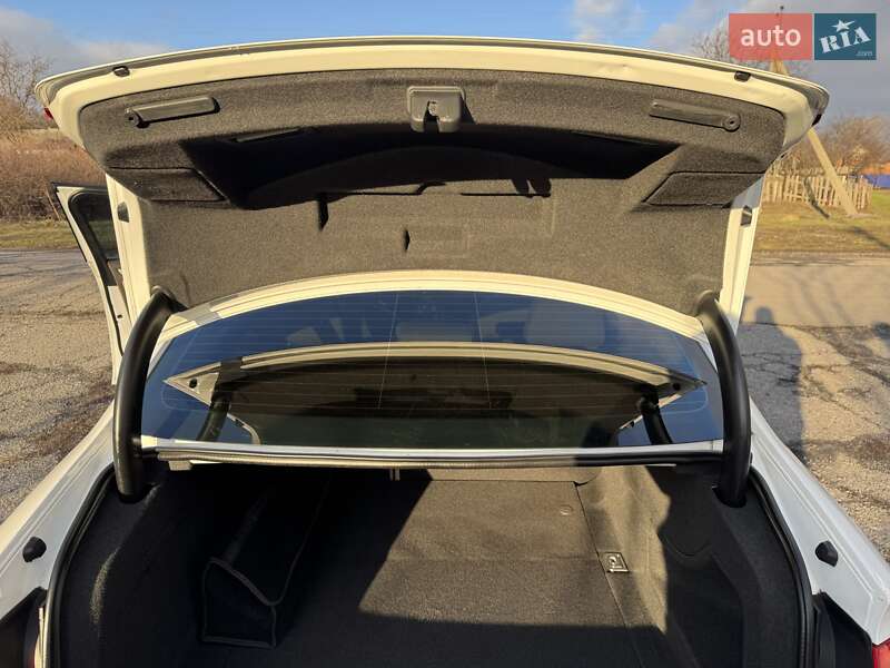Седан Audi A4 2014 в Полтаве