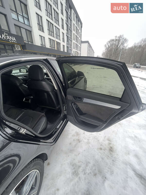 Седан Audi A4 2009 в Новояворовске