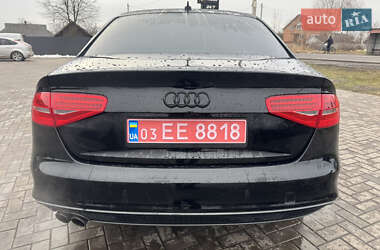 Седан Audi A4 2015 в Червонограде