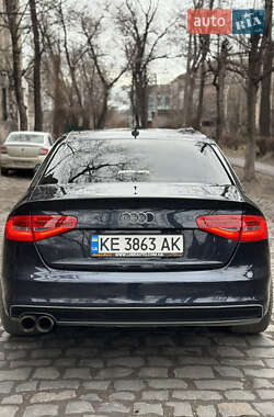 Седан Audi A4 2013 в Кам'янському