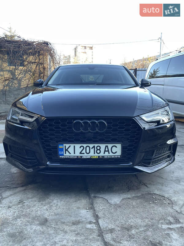 Седан Audi A4 2018 в Киеве