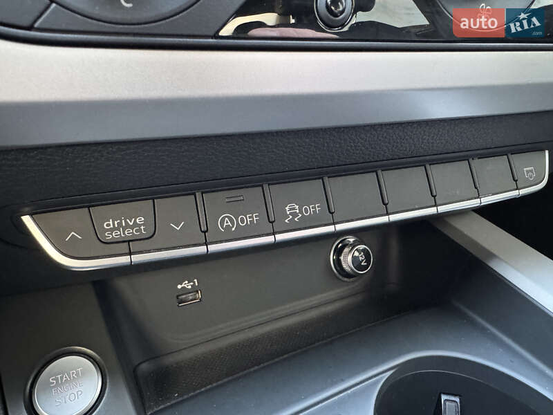 Седан Audi A4 2020 в Киеве