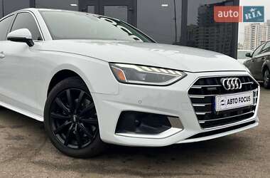 Седан Audi A4 2021 в 