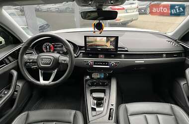 Седан Audi A4 2021 в 