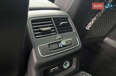 Седан Audi A4 2021 в 