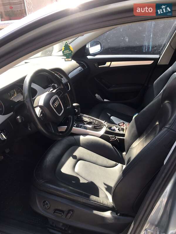 Седан Audi A4 2011 в Дунаївцях