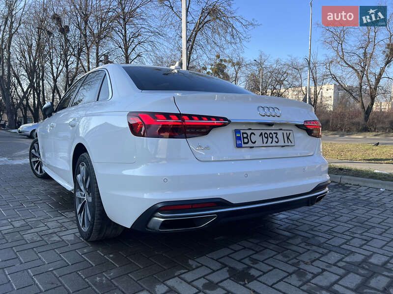 Седан Audi A4 2020 в Львове