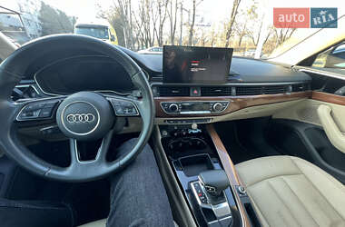 Седан Audi A4 2020 в 