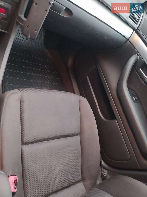 Универсал Audi A4 2001 в Ирпене