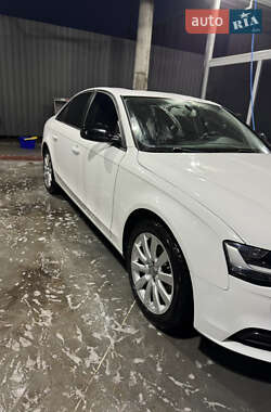 Седан Audi A4 2014 в Черкасах