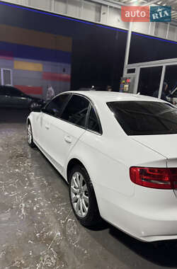 Седан Audi A4 2014 в Черкасах