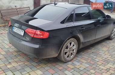 Седан Audi A4 2011 в Волочиську