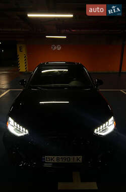 Седан Audi A4 2022 в Києві