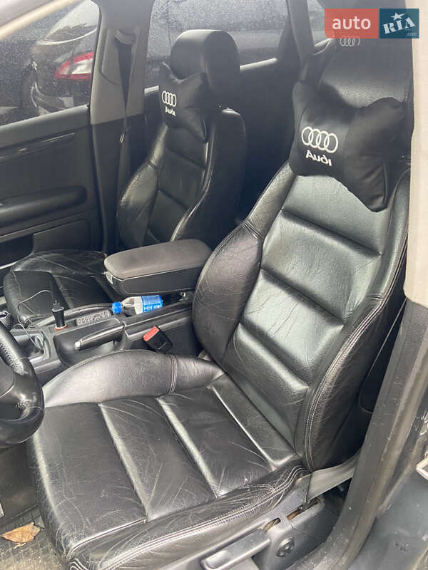 Седан Audi A4 2001 в Желтых Водах