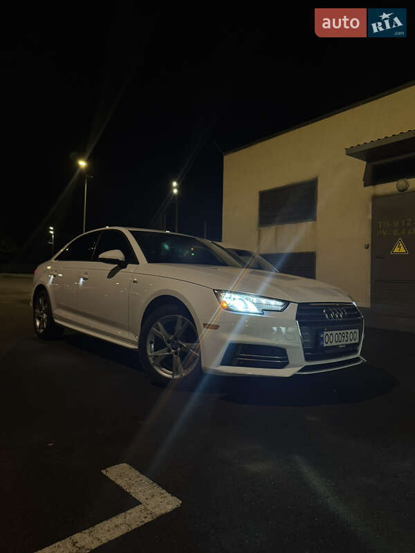 Седан Audi A4 2018 в 