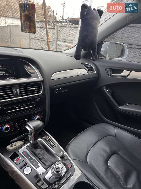 Седан Audi A4 2013 в Запорожье