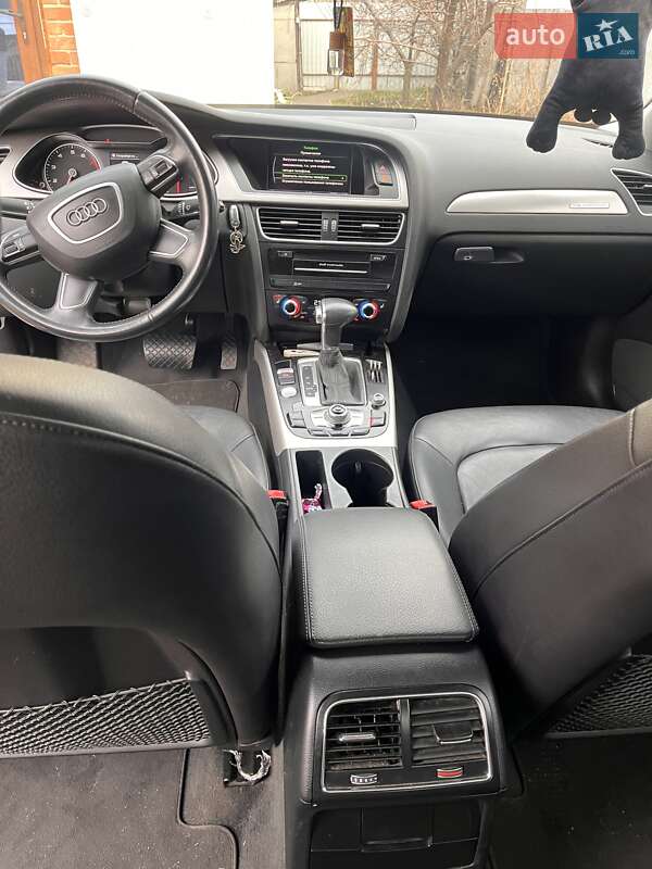 Седан Audi A4 2013 в Запорожье