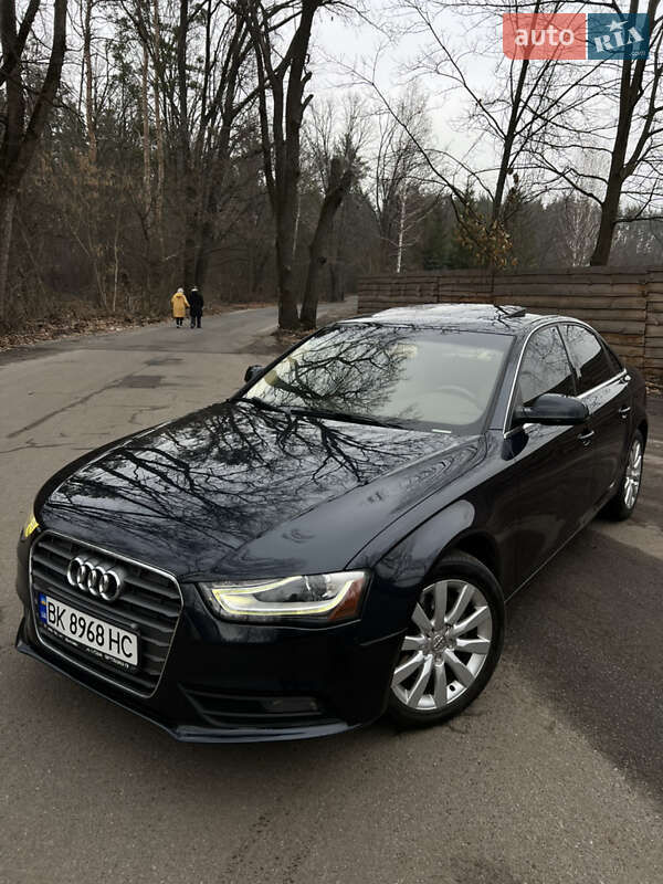 Седан Audi A4 2012 в Києві