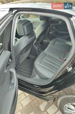 Седан Audi A4 2020 в 