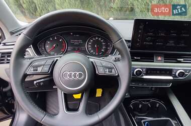Седан Audi A4 2020 в 