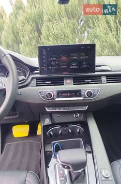 Седан Audi A4 2020 в 
