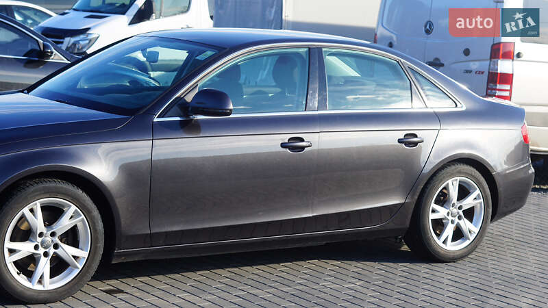Седан Audi A4 2008 в Глыбокой