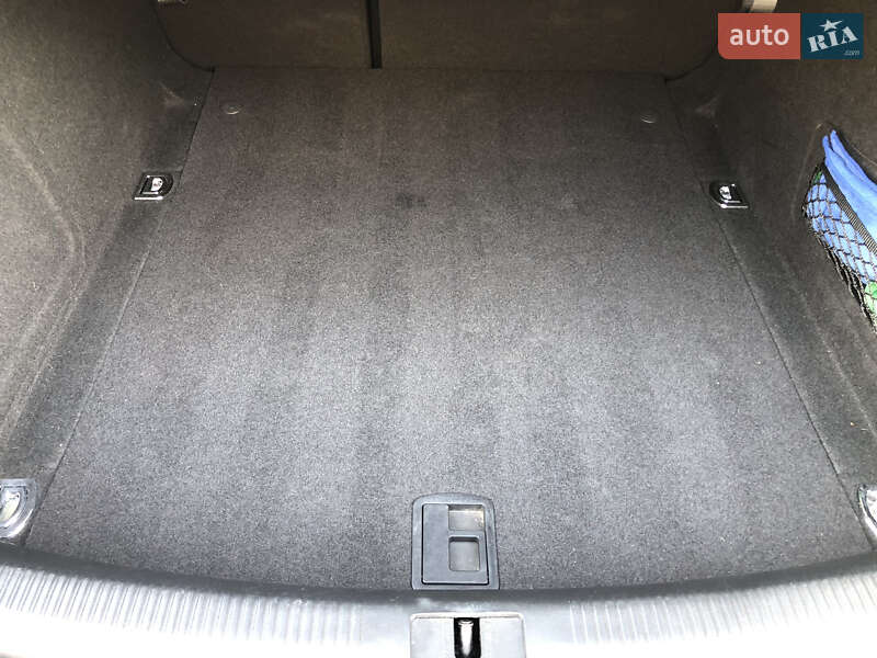 Седан Audi A4 2014 в Львове