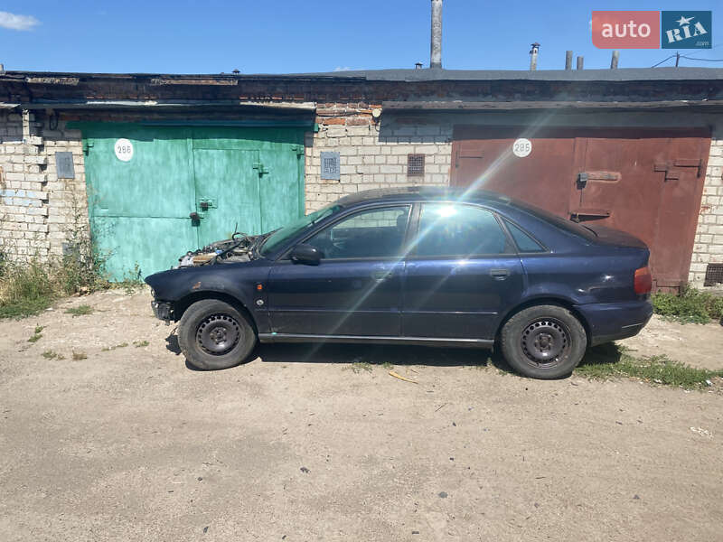 Седан Audi A4 1996 в Чернигове фото Седан Audi A4 1996 в Чернигове
