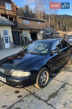 Седан Audi A4 1997 в Путилі