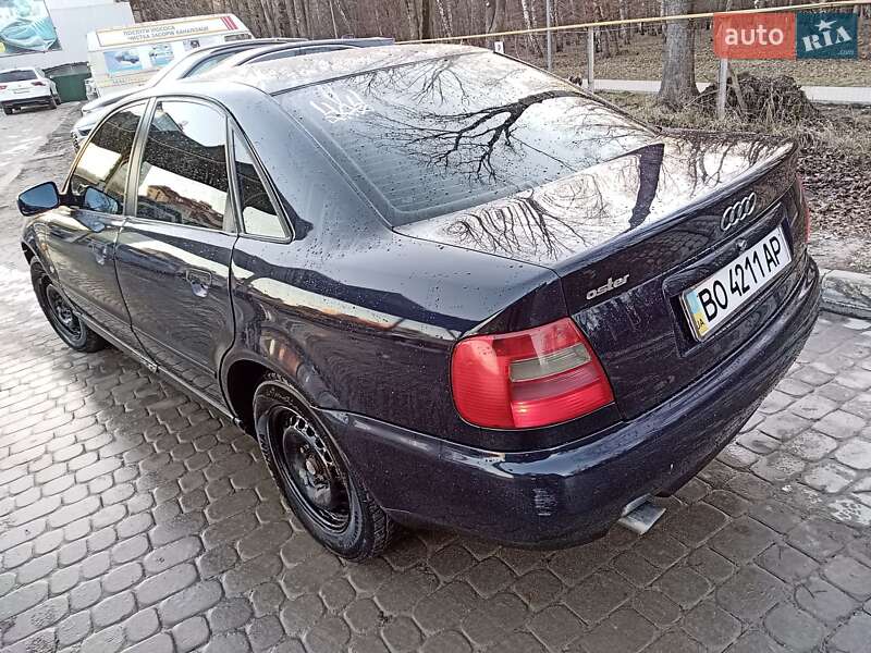 Седан Audi A4 1997 в Николаеве