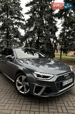 Седан Audi A4 2020 в 