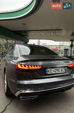 Седан Audi A4 2020 в 