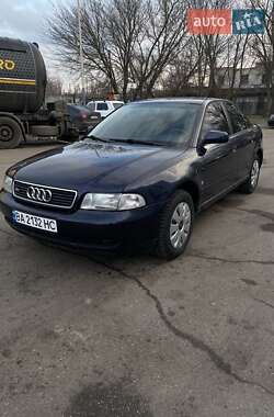 Седан Audi A4 1996 в Александрие