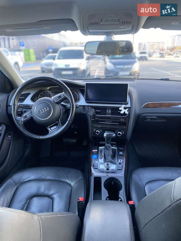 Седан Audi A4 2015 в Ивано-Франковске