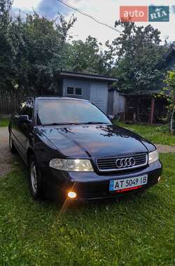 Седан Audi A4 1999 в Надвірній