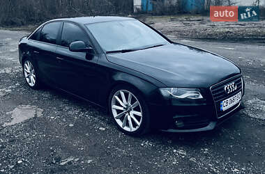 Седан Audi A4 2008 в Мені