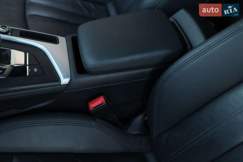 Седан Audi A4 2016 в Мукачево