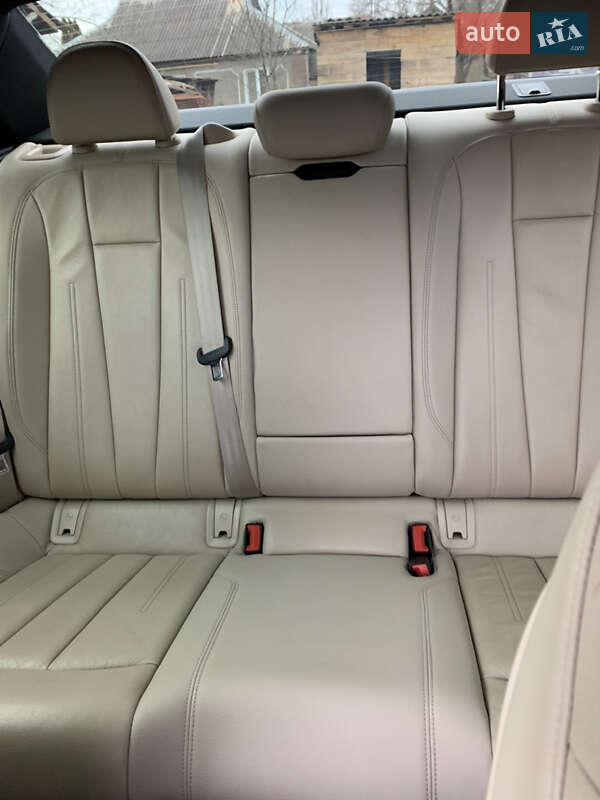 Седан Audi A4 2017 в Киеве
