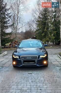 Седан Audi A4 2010 в Луцке