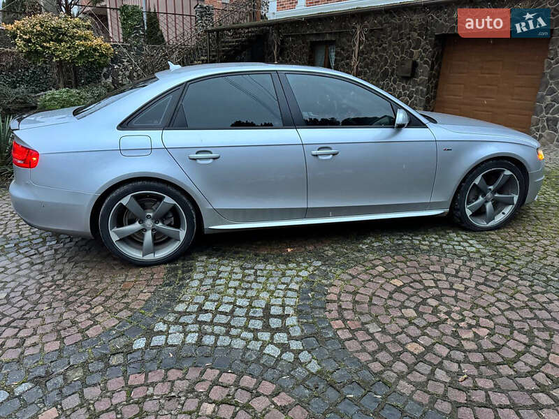 Седан Audi A4 2012 в Луцке