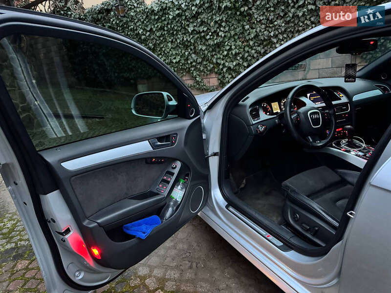 Седан Audi A4 2012 в Луцке