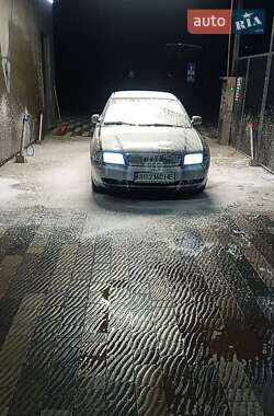 Седан Audi A4 1997 в Ужгороді