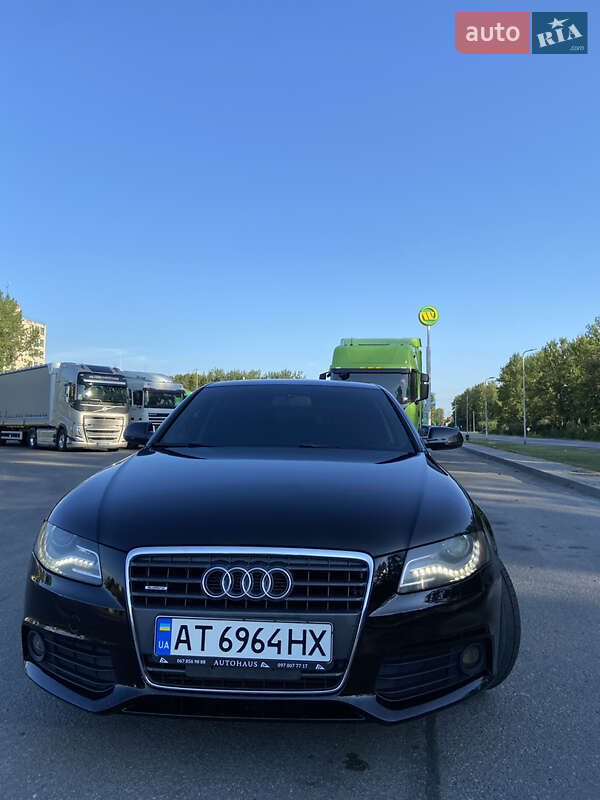 Седан Audi A4 2010 в Ивано-Франковске