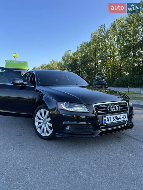 Седан Audi A4 2010 в Ивано-Франковске